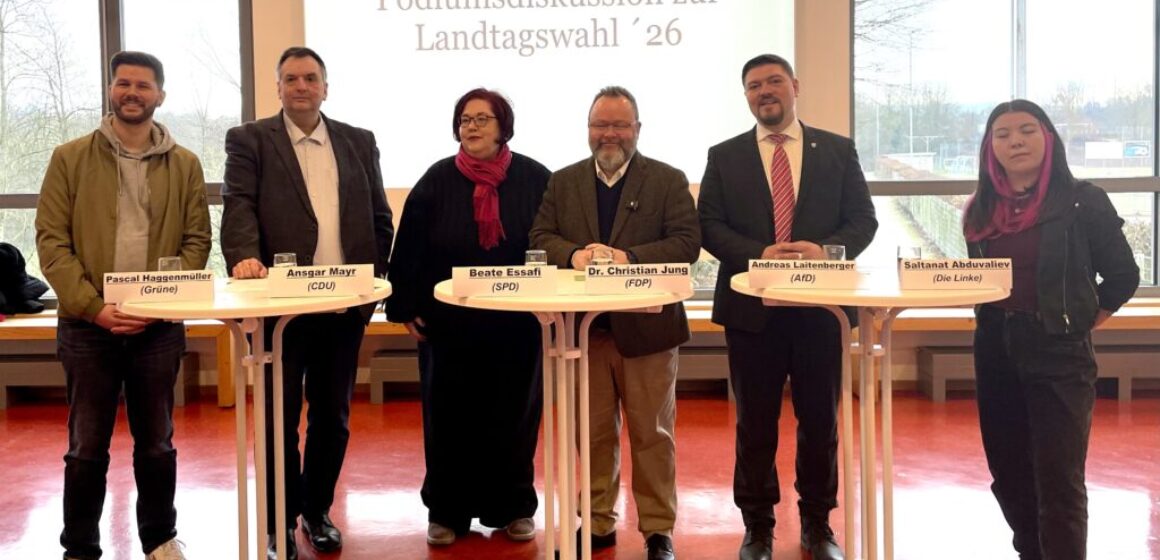 Lebhafte Debatte zur Landtagswahl 2026 im Brettener Hallenzentrum